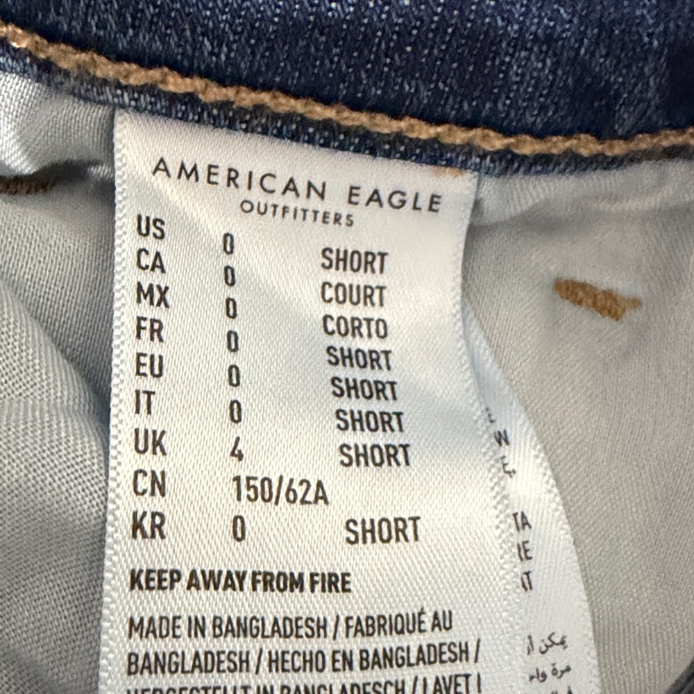American Eagle 🦅 Mom Straight Jeans. 0 short - Picture 4 of 6